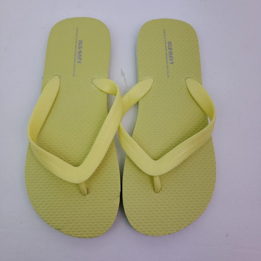 Old Navy Girls Size 3/4Y Yellow Slip On Casual Flip Flop Sandals